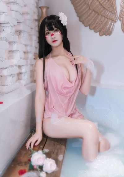 年轻的小姨子